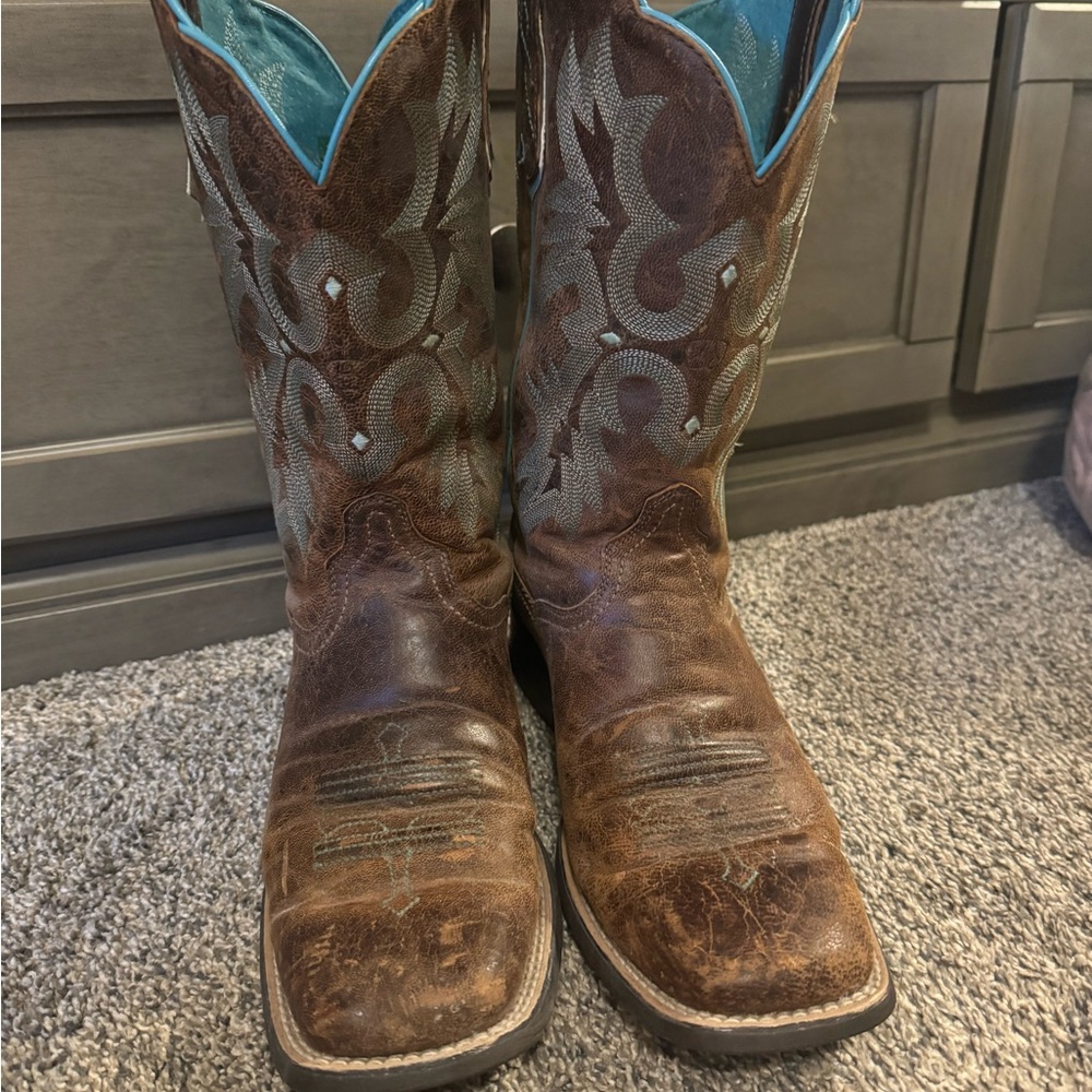 Ariat Brown and Blue Western Boots - Picture 2 of 4